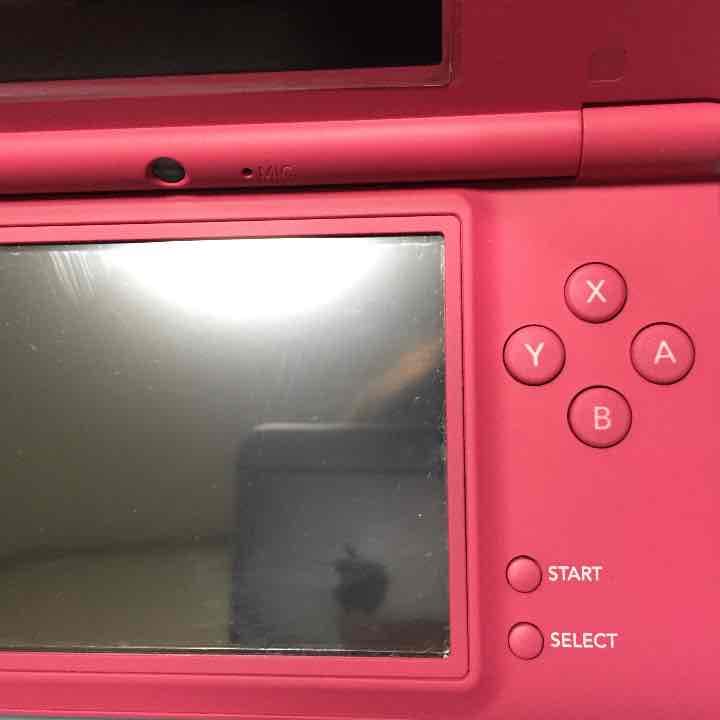 美品 任天堂DSi 本体ピンク