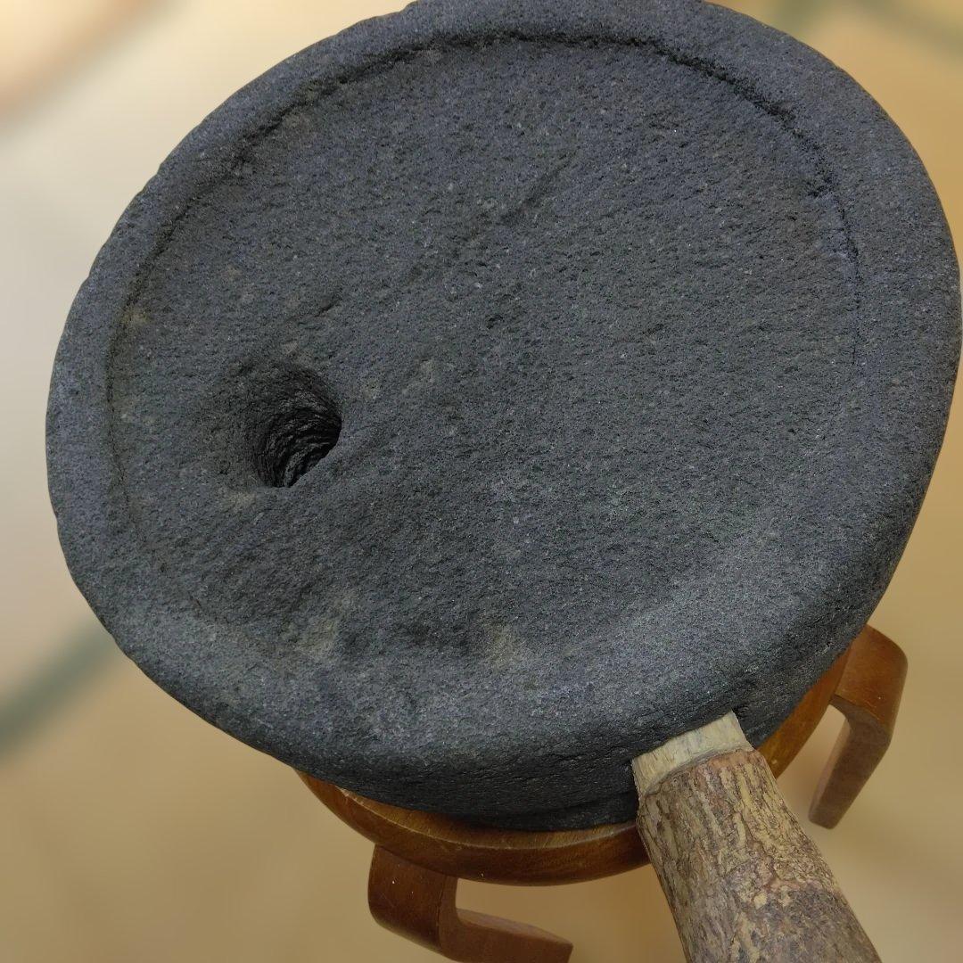 古い石臼-大正～昭和初期の臼-昭和オブジェ。