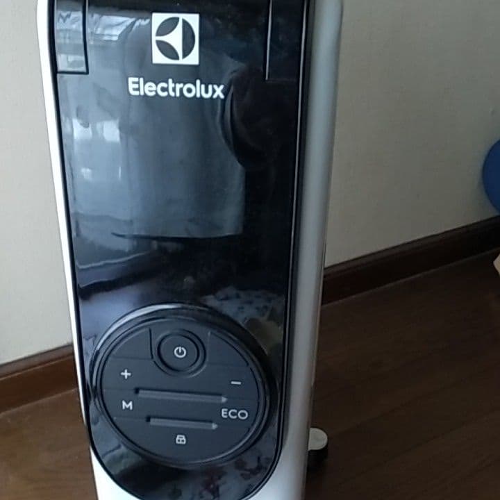 処分セール エレクトロラックス オイルヒーター ComfortHeat 700