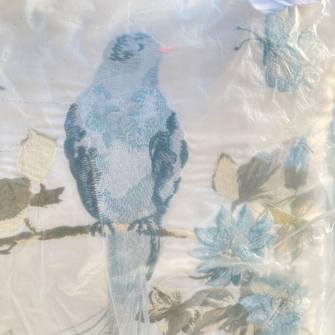 UK 輸入　ローラアシュレイ 刺繍クッション　新品タグ付き