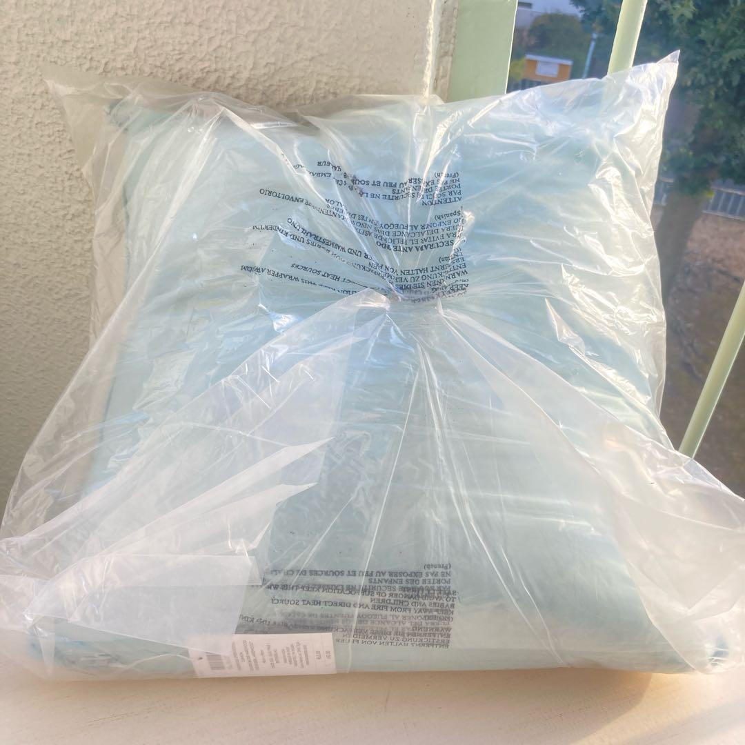 UK 輸入　ローラアシュレイ 刺繍クッション　新品タグ付き