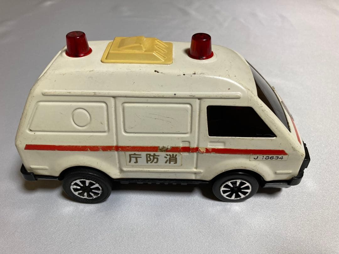 【まとめ売り4点】ブリキTONKA 救急車　ヘリ　汽車　イチコー電車