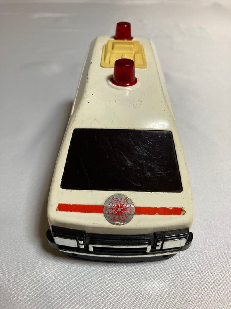 【まとめ売り4点】ブリキTONKA 救急車　ヘリ　汽車　イチコー電車