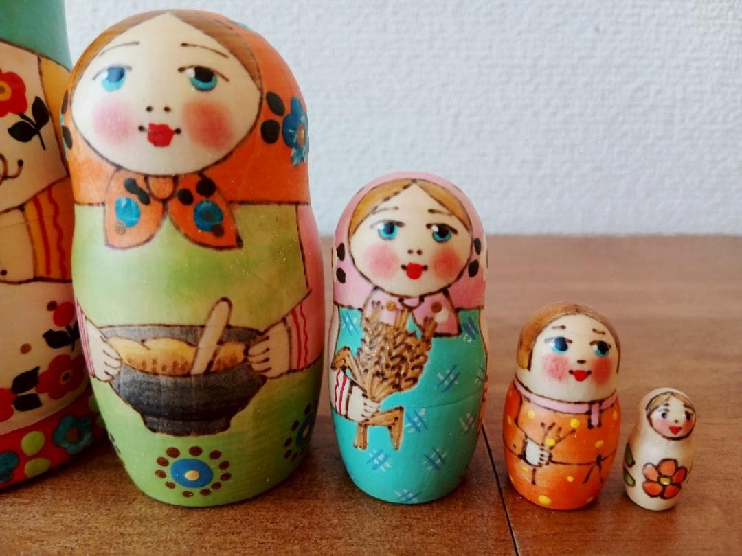 【LYH075】北欧ロシア雑貨 リューバ作のマトリョーシカ　ぶた