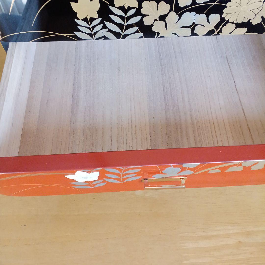 輪島塗の、小物入れ。