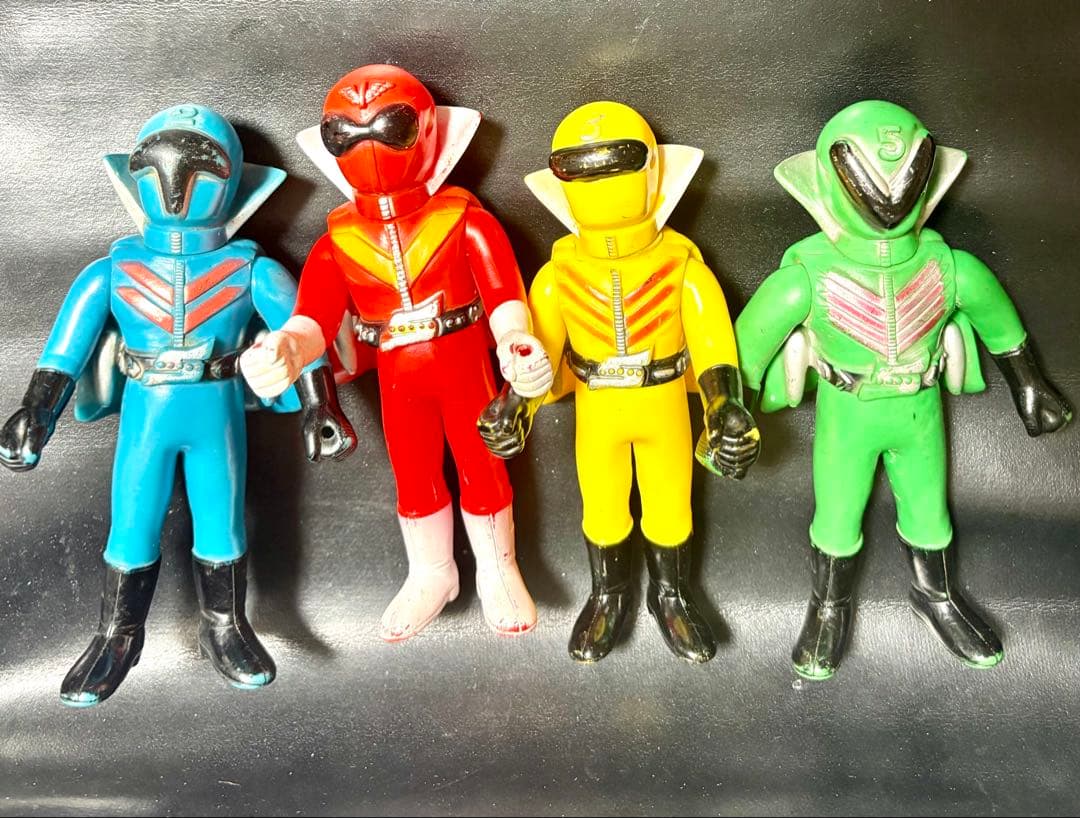 ゴレンジャーソフビ4体まとめて！昭和レトロ　出品は11月末で終了