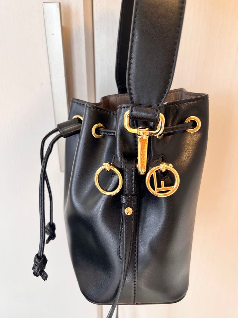 FENDI フェンディ モントレゾール