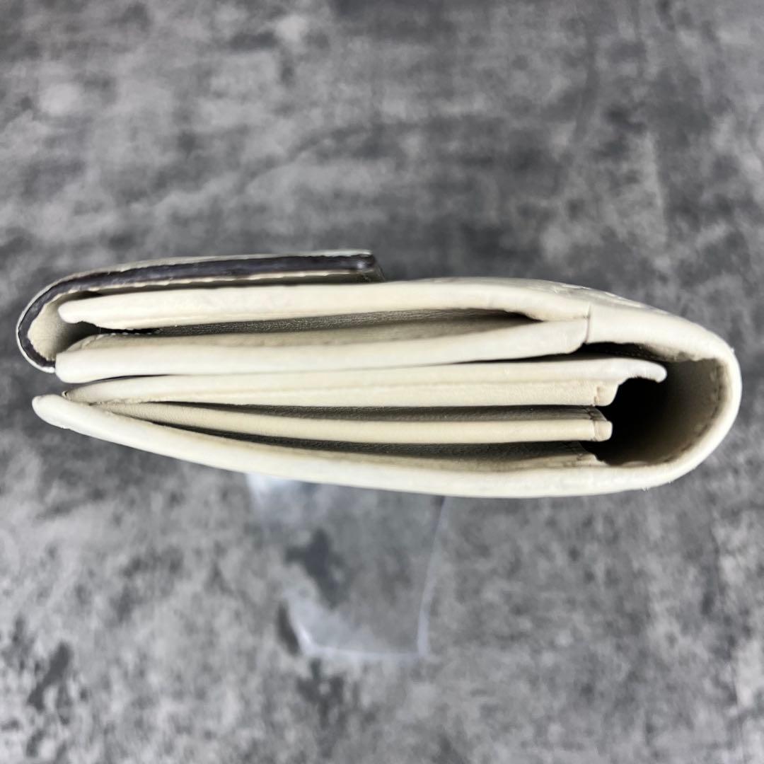 GUCCI ラブリーハート GGエンボス レザー長財布 アイボリー