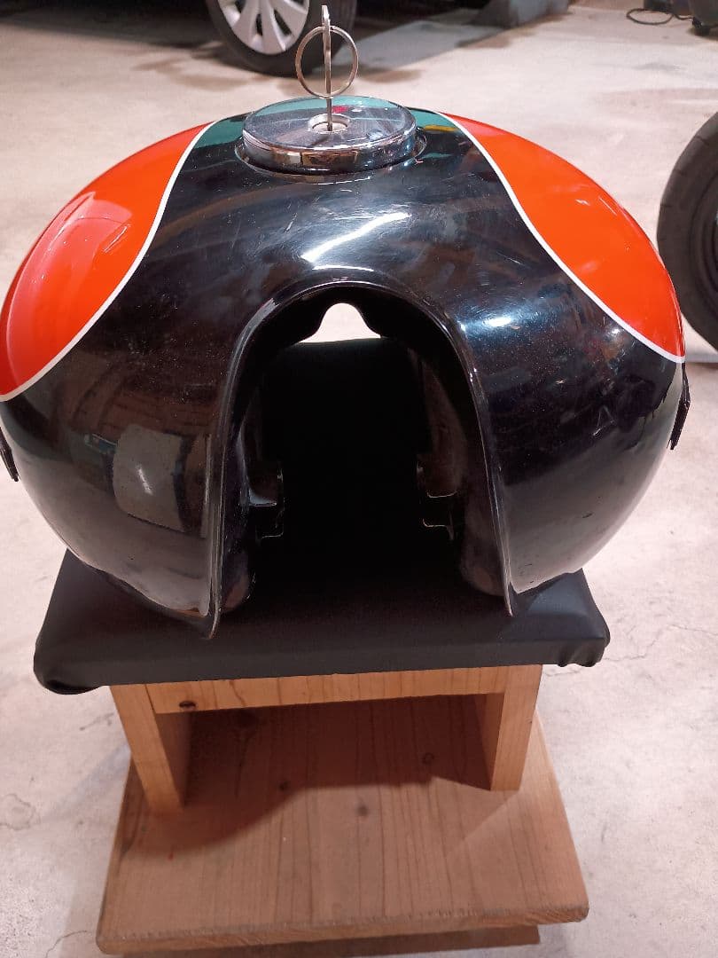 カワサキ　W650 タンク　W1カラー　キャブ車