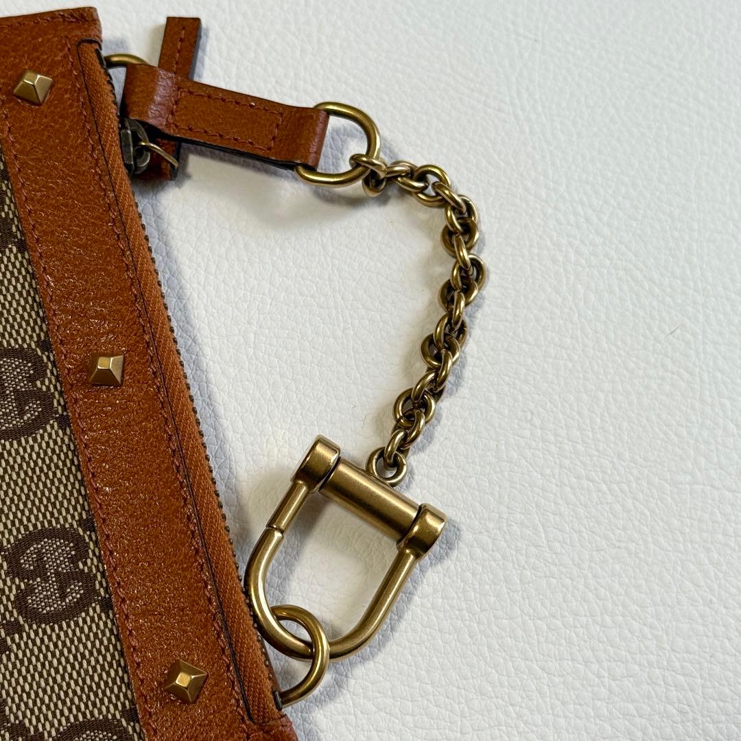 ✨極美品 希少モデル✨ グッチ スタッズ付き チェーン ケース GG柄