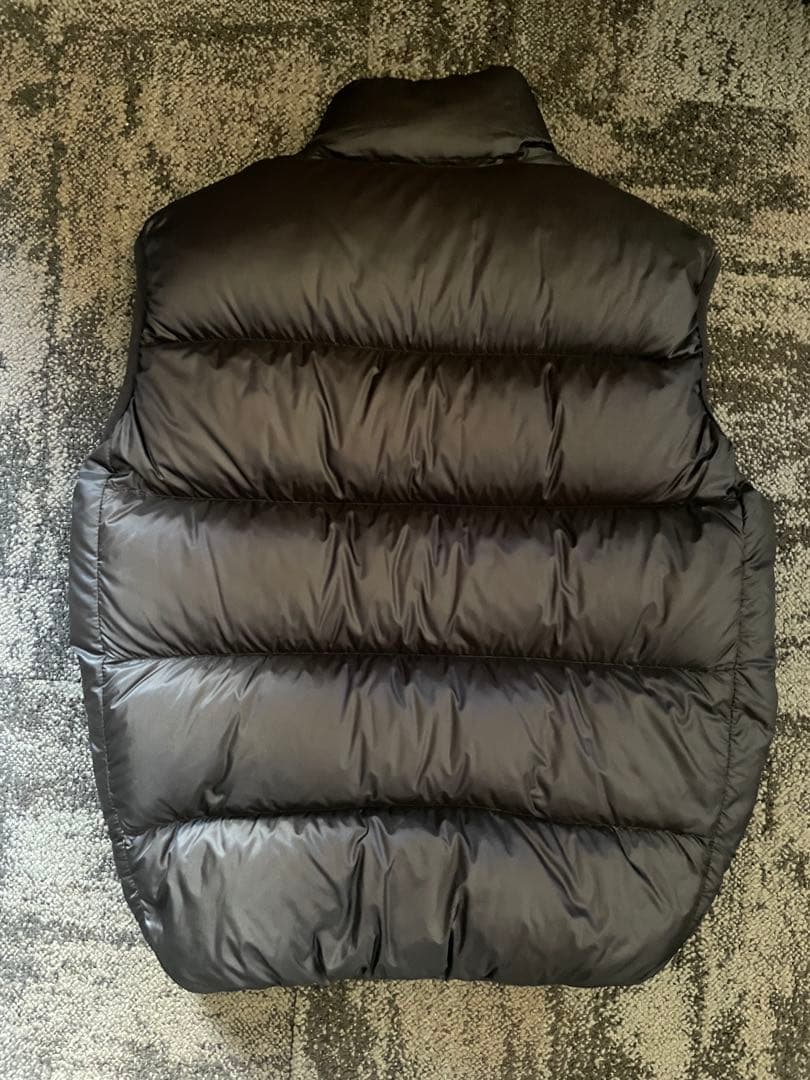 フェザードフレンズ　FEATHERED FRIENDSダウンベスト　黒