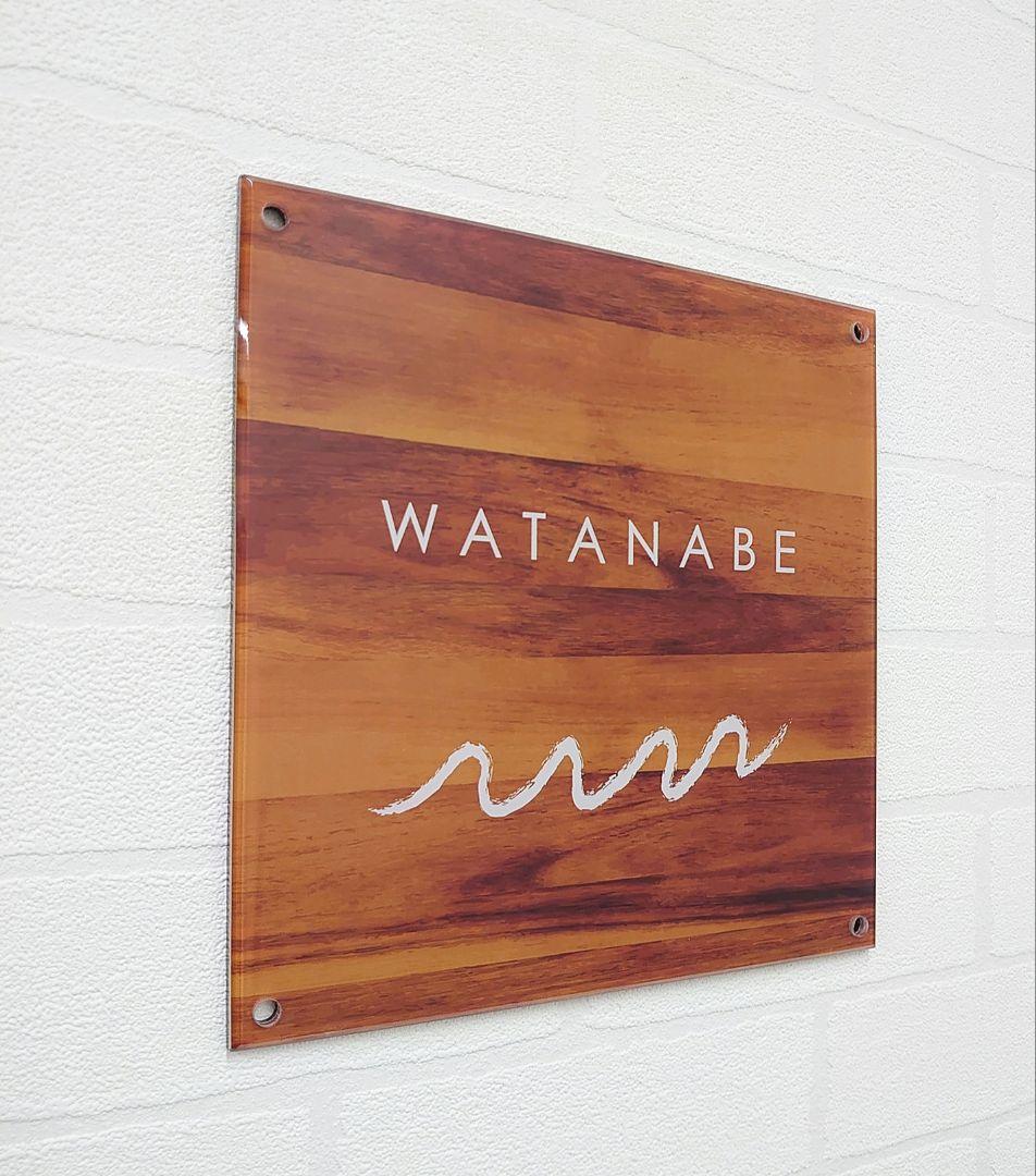 Herb＊木目・モンステラ付アクリル表札＊4辺45度斜めカット＊ＵＶ印刷