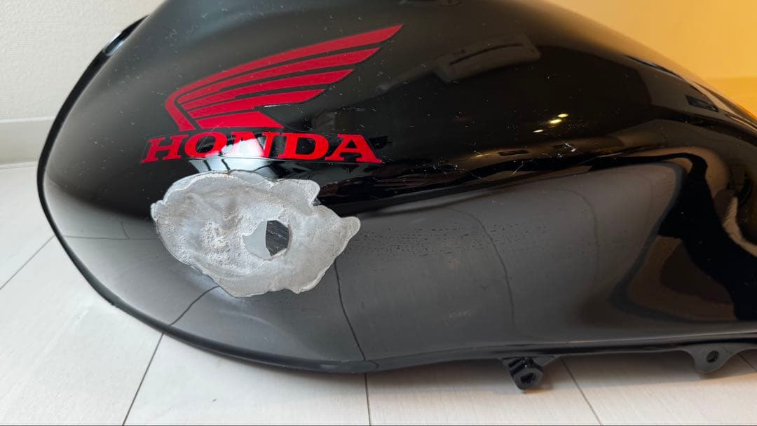 【無料配送可】HONDA ホーネット250 後期型タンク【凹みあり】