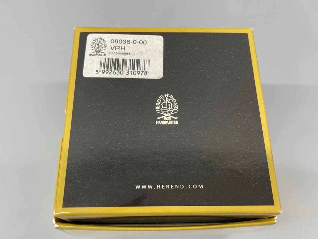 【新品未使用】ヘレンド ウィーン ラウンドボックス　薔薇　蓋付小物入 ボンボン入