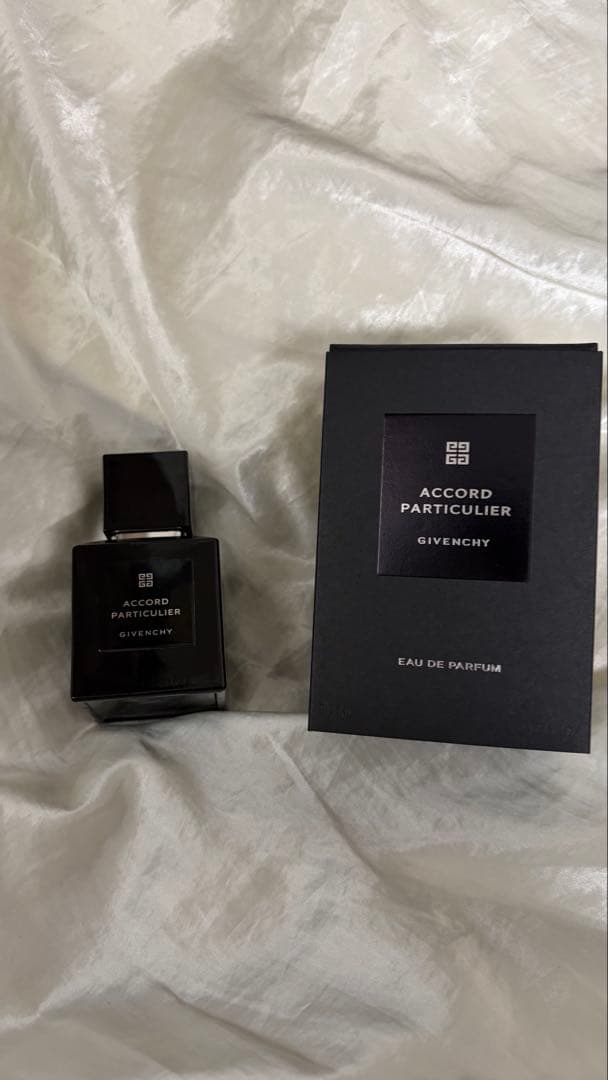 ジバンシィ　アコールパルティキュリエ