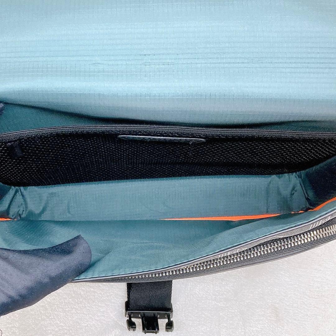 ✨美品✨ラコステ 幾何学模様 ショルダーバッグ フラップ メッセンジャー 総柄