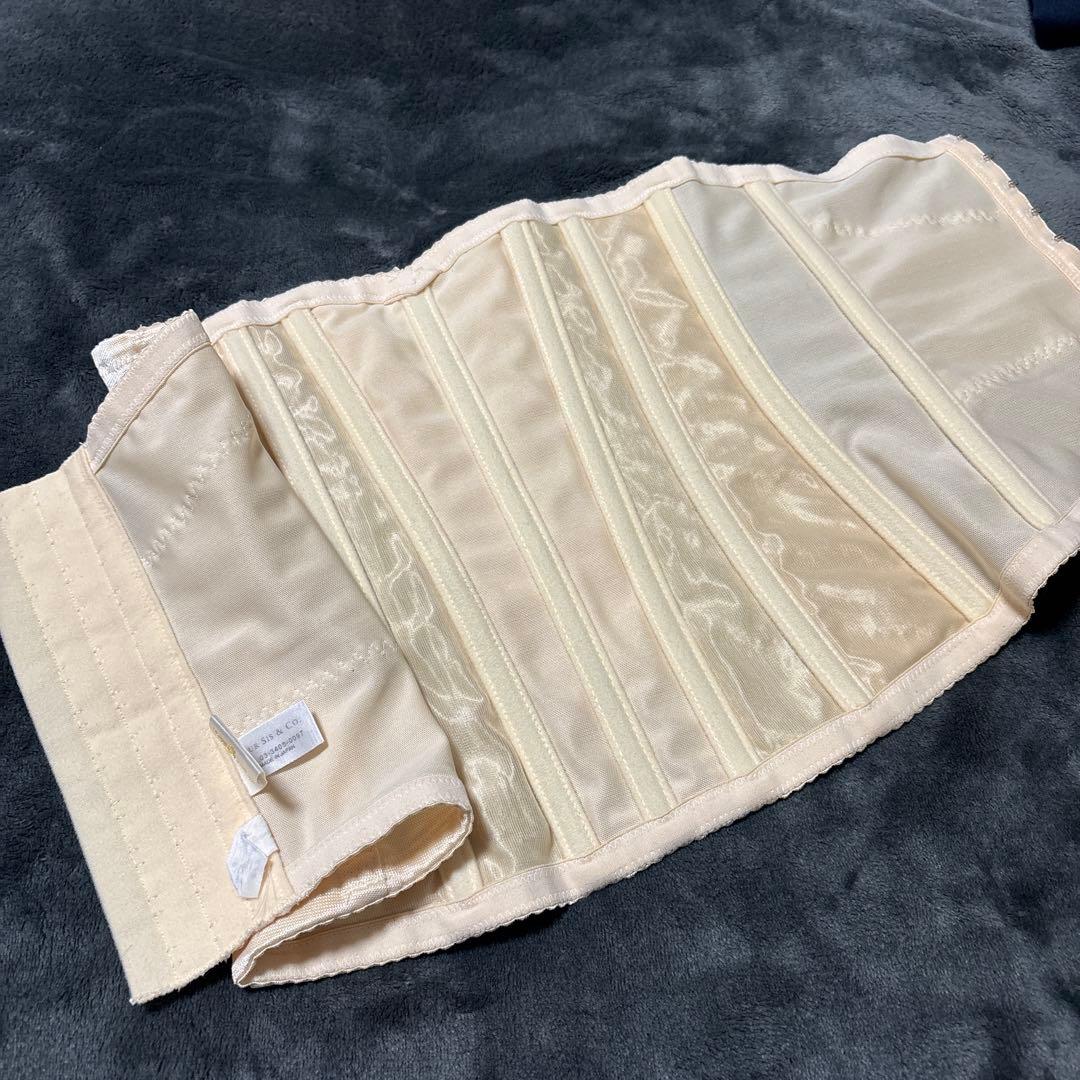 FOUR SIS&CO ブライダルインナー