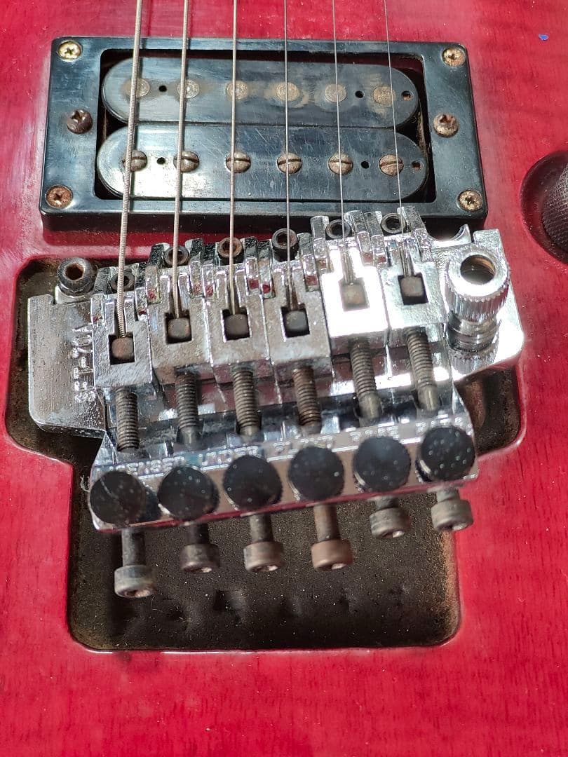 Grass Roots フロイトローズブリッジモデル 搭載エレキギター レッド