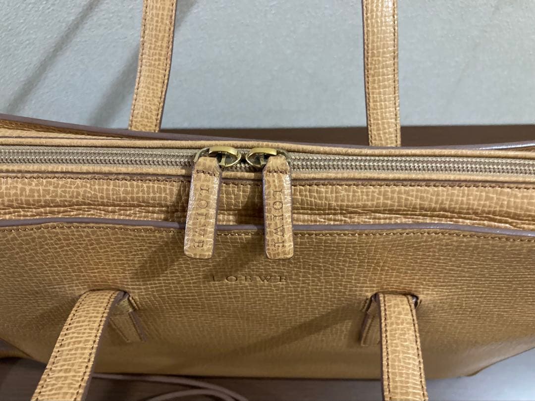 美品 ロエベ レザー キャメルのビジネスバッグ（男女使用可能です）