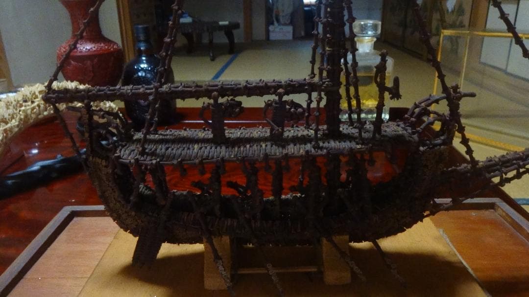 アンボン島の香木の船（人間国宝作成）