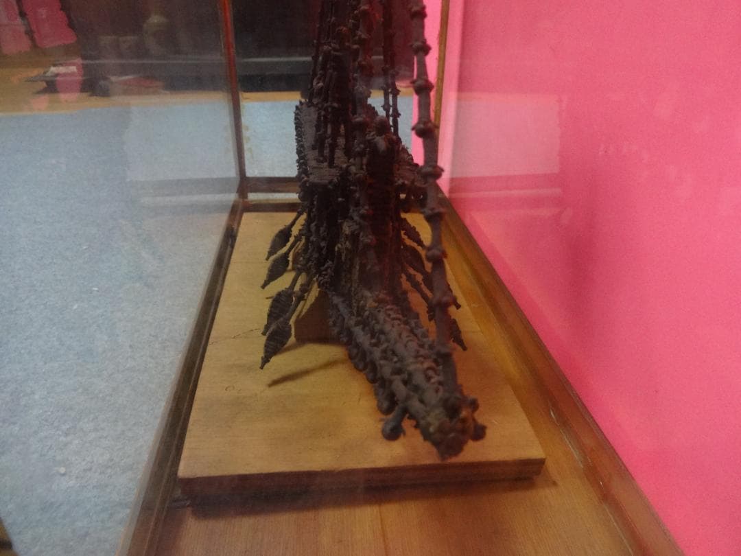 アンボン島の香木の船（人間国宝作成）