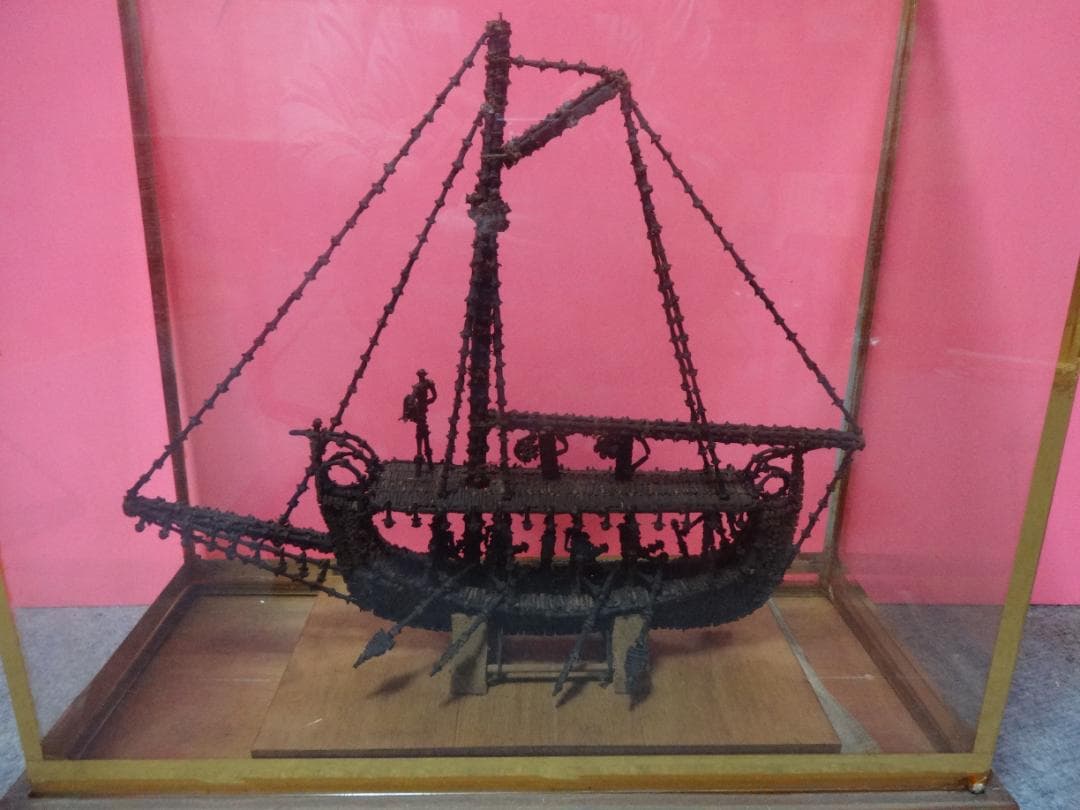 アンボン島の香木の船（人間国宝作成）