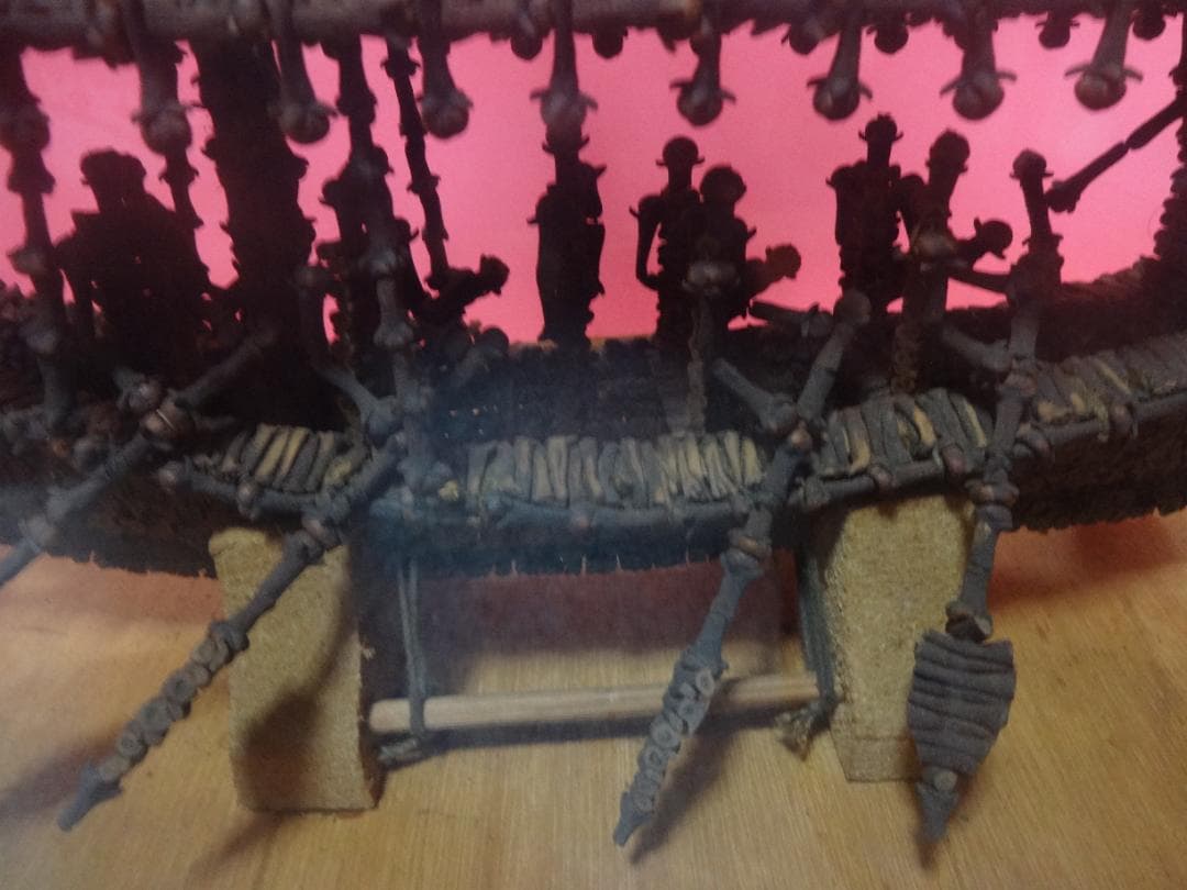 アンボン島の香木の船（人間国宝作成）