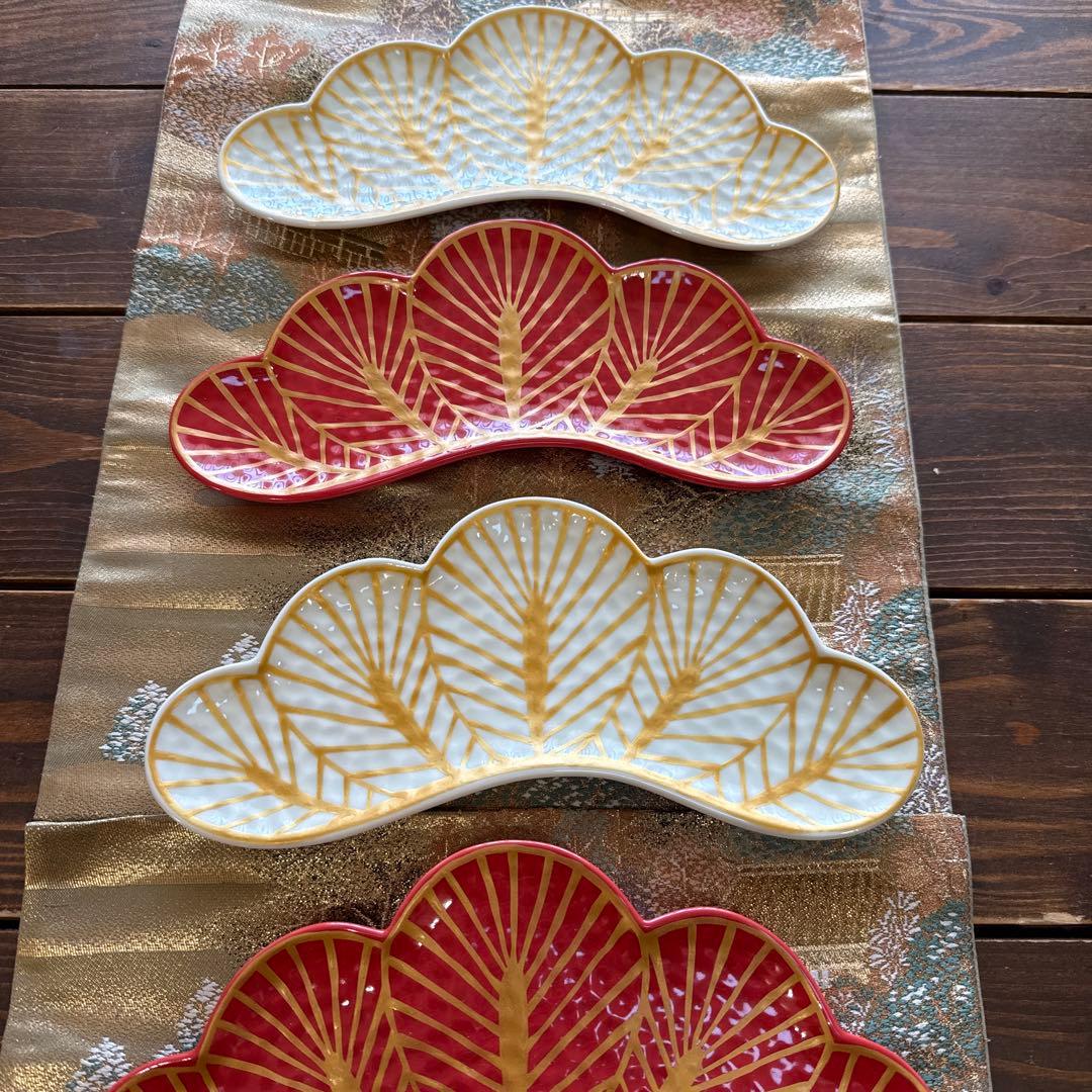 有田焼　幸楽窯　錦赤白金　松葉形　前菜皿5枚セット　縁起物