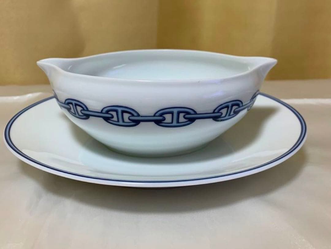 エルメス　シェーヌダンクル　アンダープレート一体型のグレービーソースポット