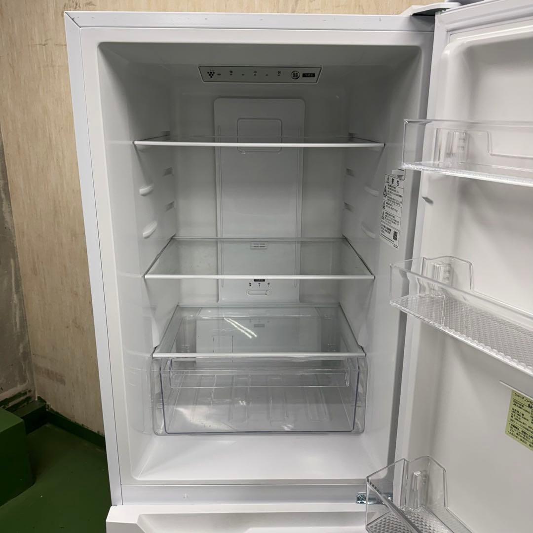 640 SHARP 中型冷蔵庫 200L〜300L 小型 一人暮らし 右開き