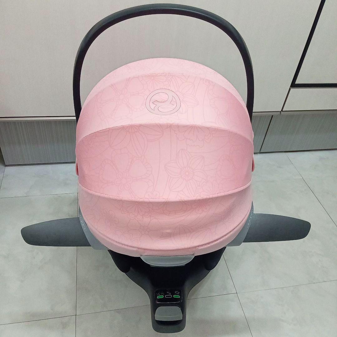 極美品♡【cybex】クラウドZ2(シンプリーフラワーズ) ＆ ベースZ2