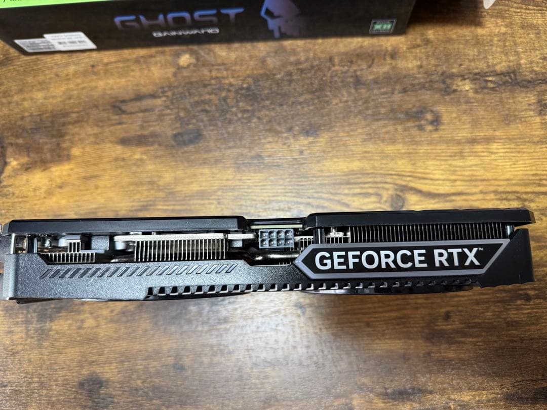 グラフィックボード・グラボ・ビデオカード Gainward RTX4070 ghost 12gb