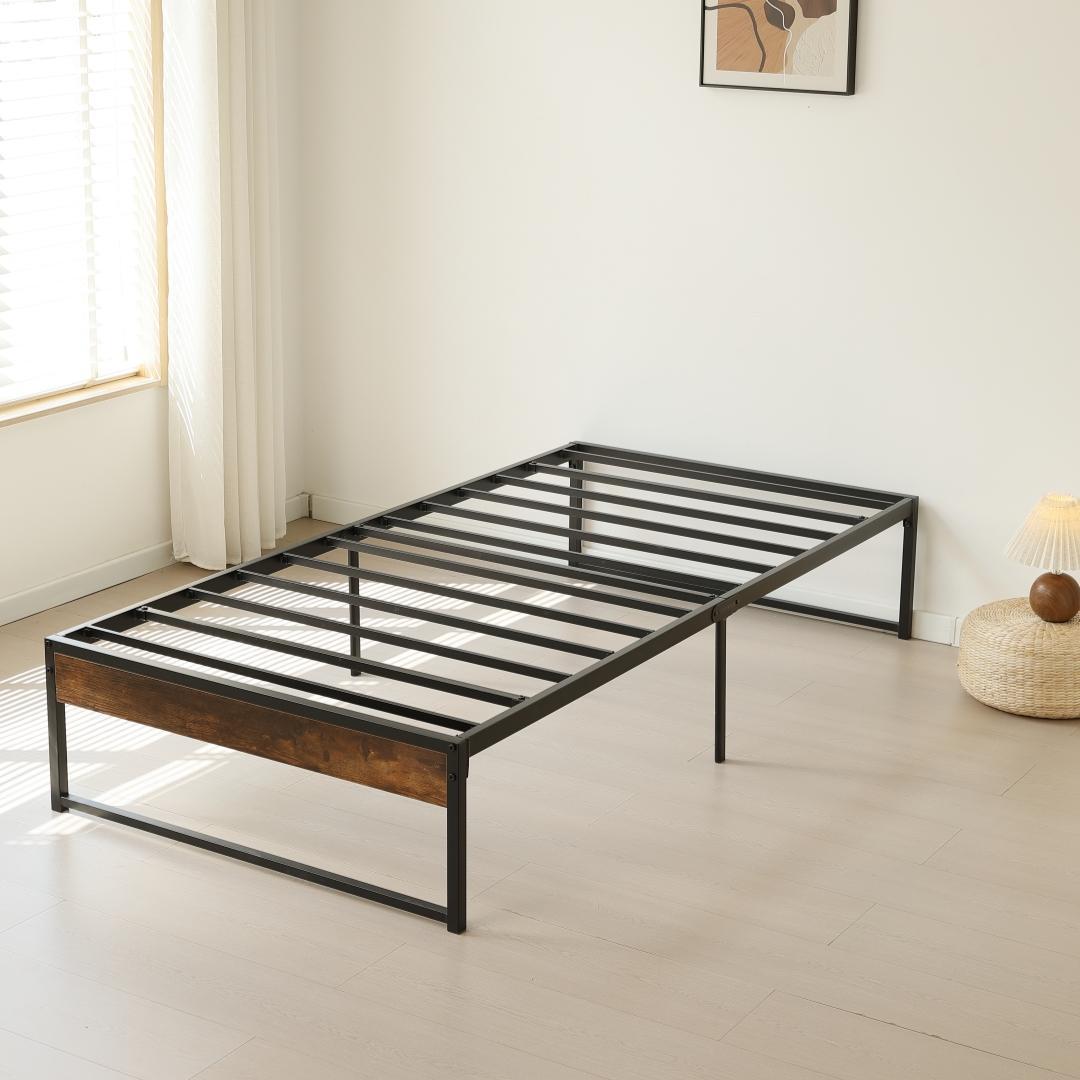 人気再入荷！ベッドフレーム【S・シングル】　シンプル　パイプ＋木　BLACK