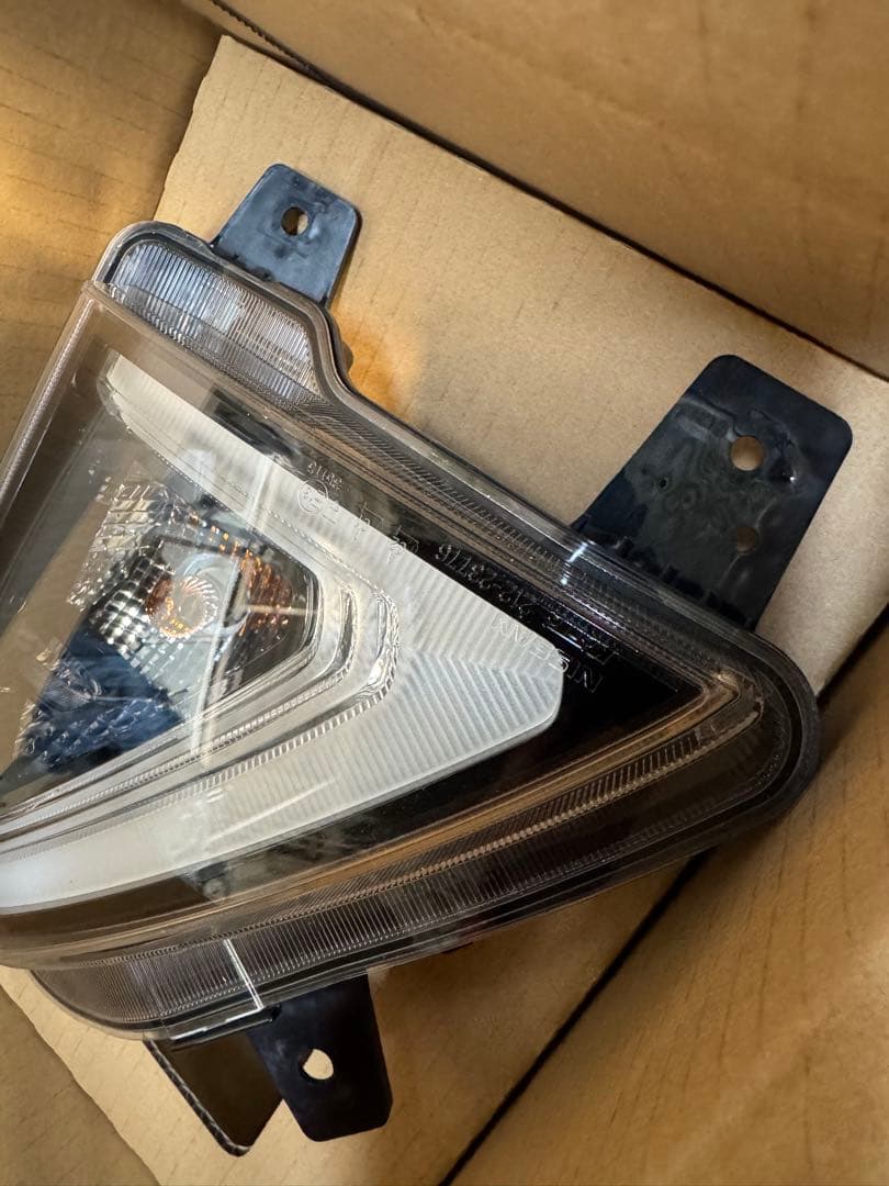日産ルークス　デイズ40〜45系等ポジションウインカーLED左　美品