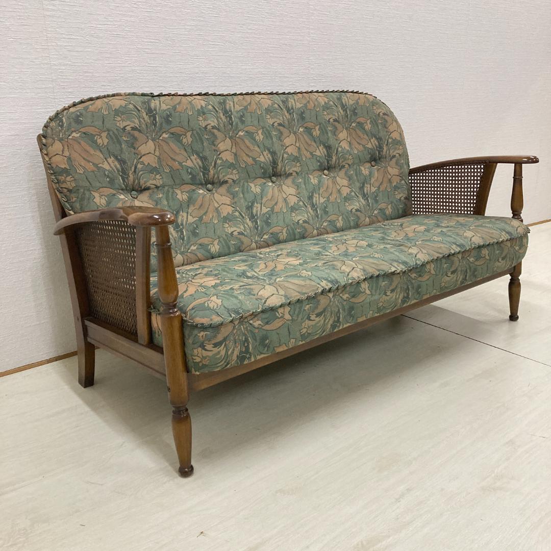【カリモク】コロニアル　２人掛けソファ　ラブソファ　レトロ