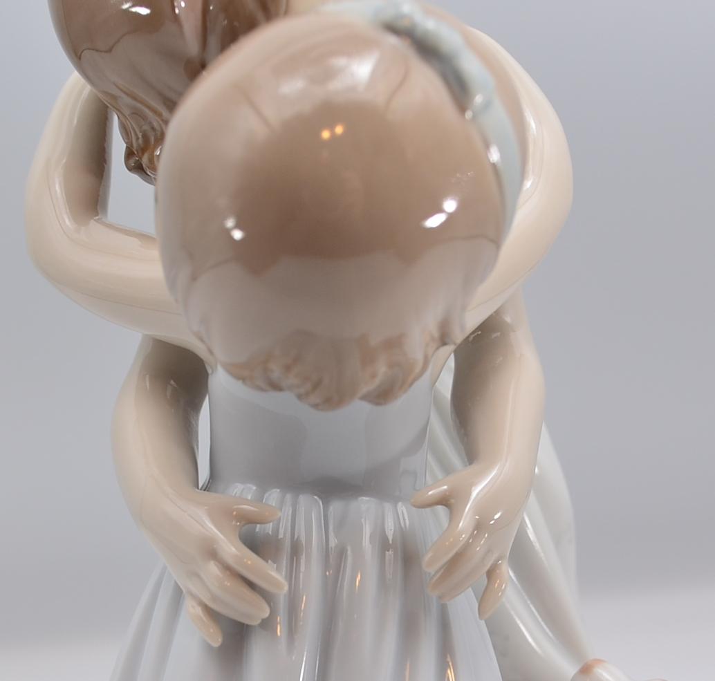 ハグして　＃8046　★リヤドロ　スペイン　ポーセリン　光沢仕上げ　ヴィンテージ