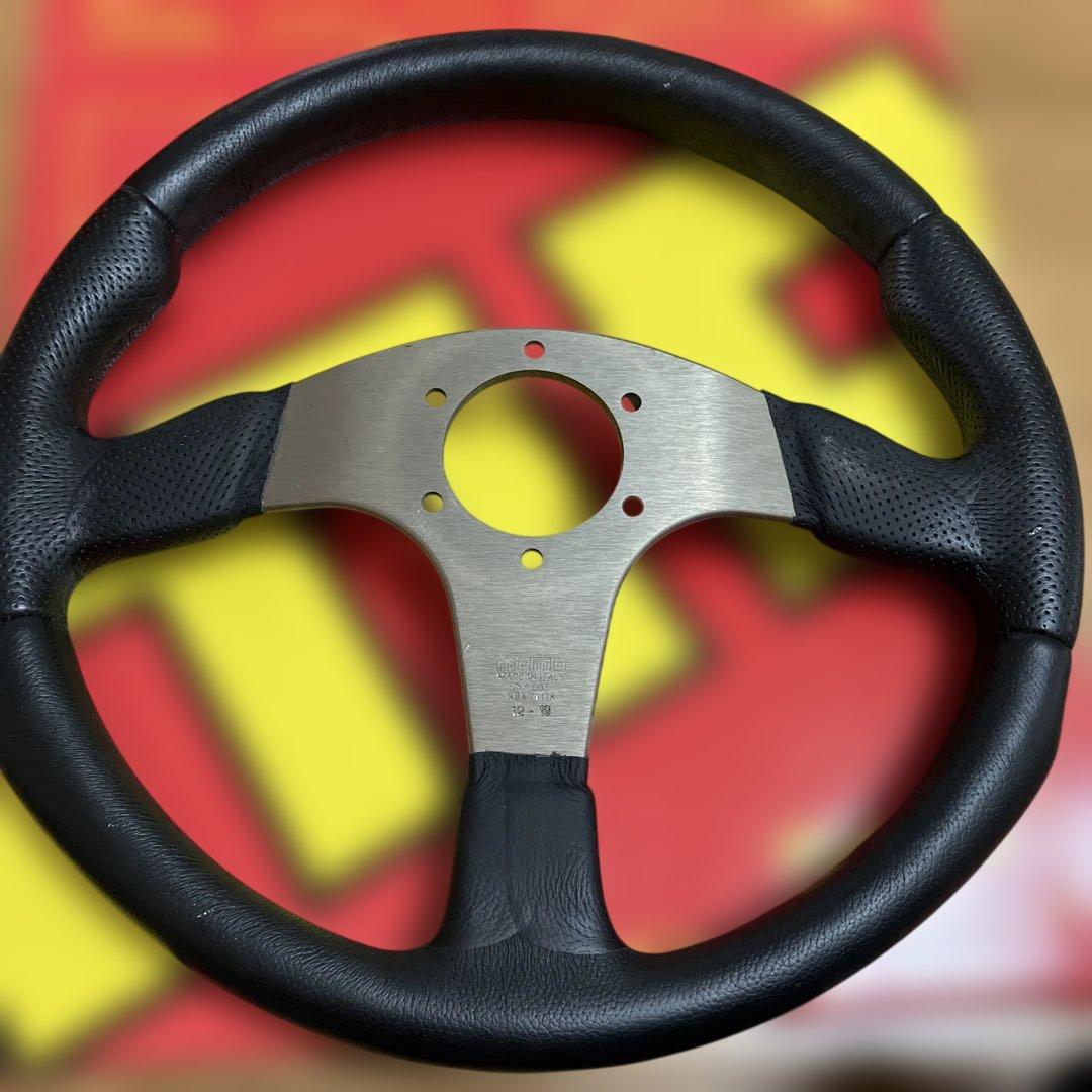 MOMO RACE ステアリングホイール 35