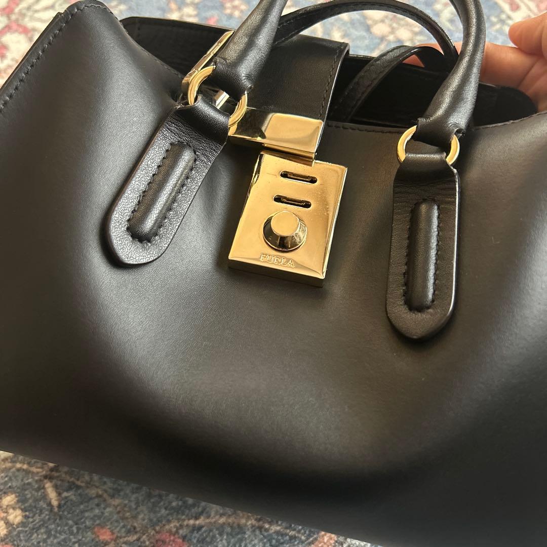 FURLA ミラノS ブラックレザー ショルダーバッグ