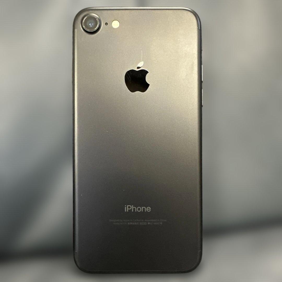 iPhone 7（ブラック／32GB）　美品