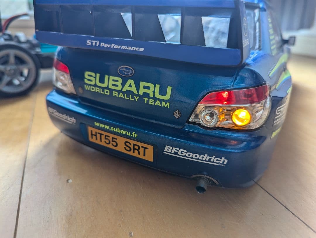 1/10タミヤラジコン　スバルインプレッサWRXボディ　塗装組立品