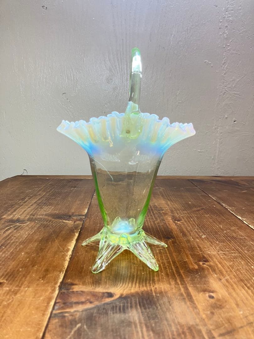 アンティーク 花瓶 吹きガラス ウランガラス