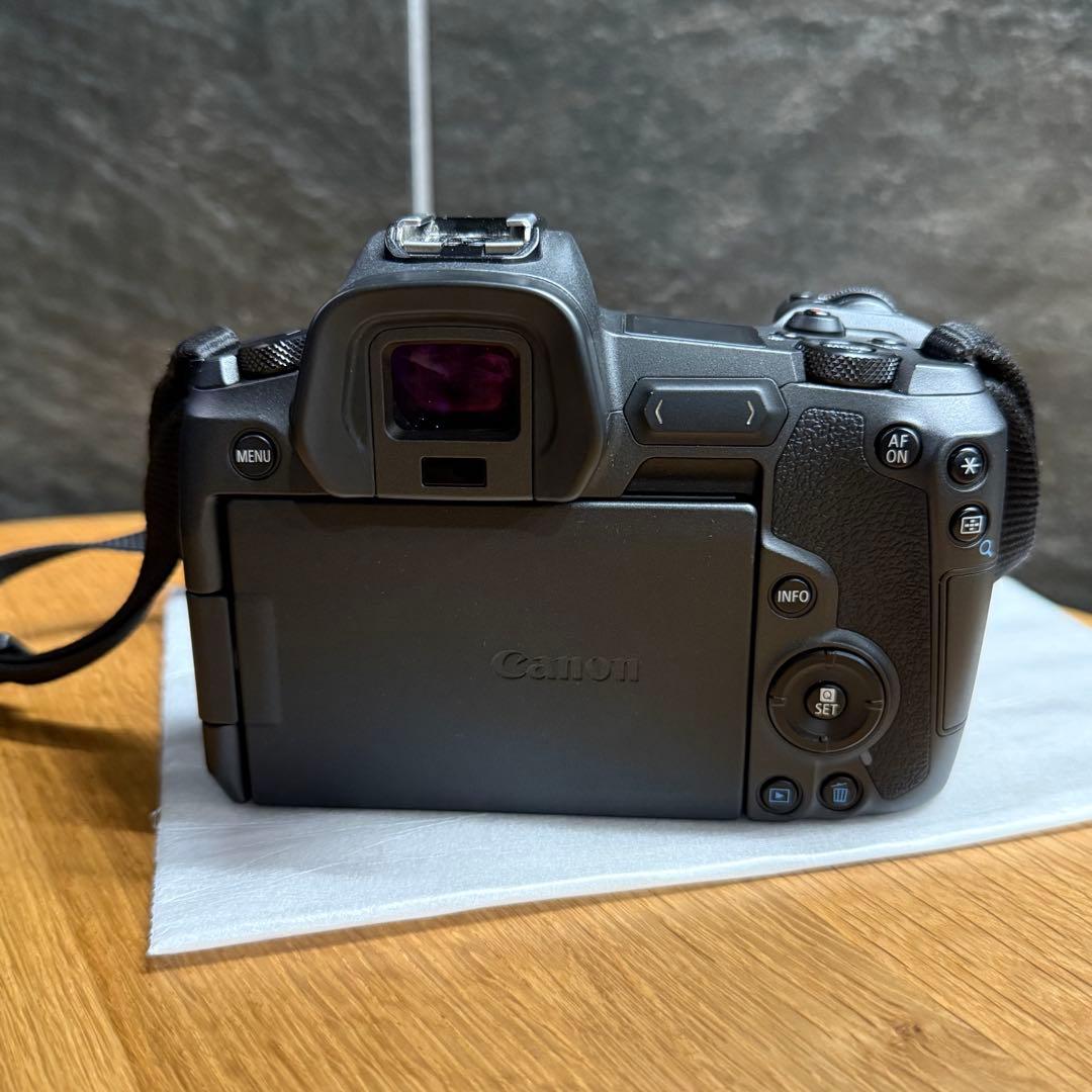 【美品】Canon EOS R ミラーレス一眼カメラ 本体 /外箱あり