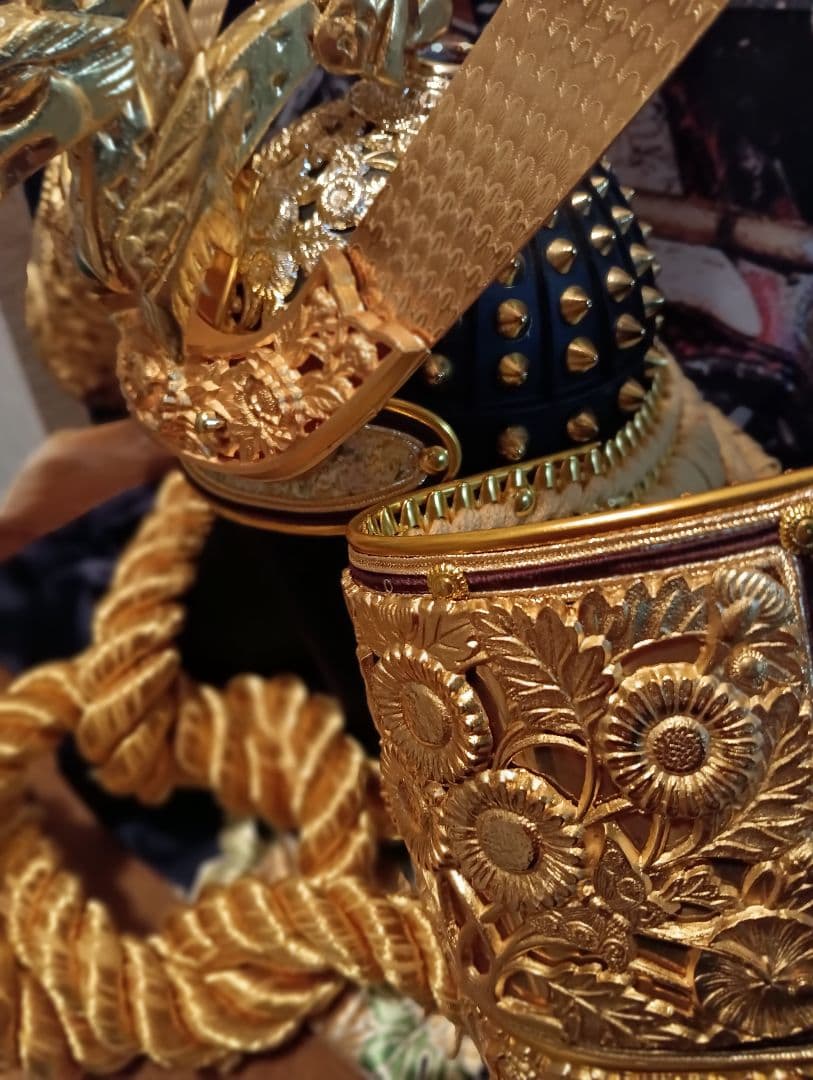 大型サイズ端午の節句伝統的な日本の武士の高級兜飾り装大桐櫃２５号サイズ置物