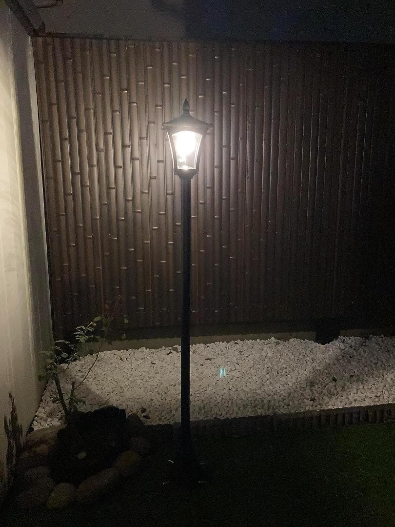 屋外 どんなお家にも馴染む ガーデン 照明 ソーラーライト