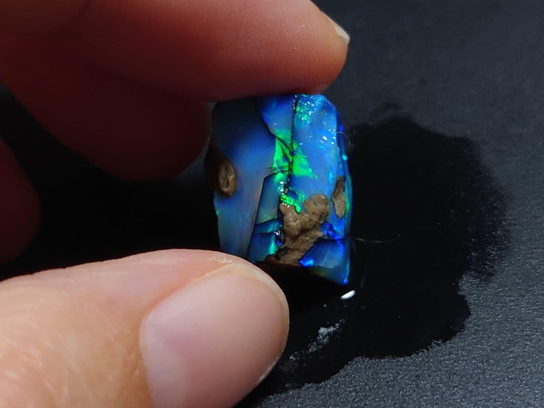 オパール　原石　チョーク　エチオピア　鉱物　標本　希少ライン