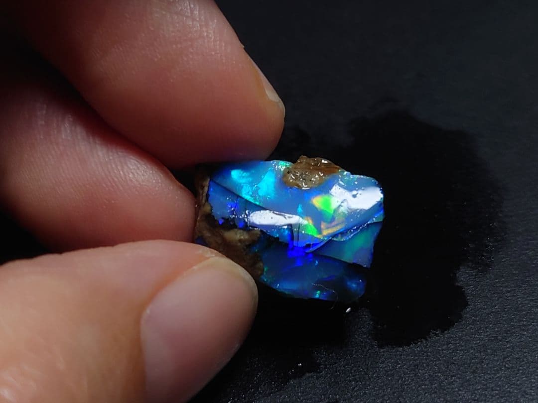 オパール　原石　チョーク　エチオピア　鉱物　標本　希少ライン