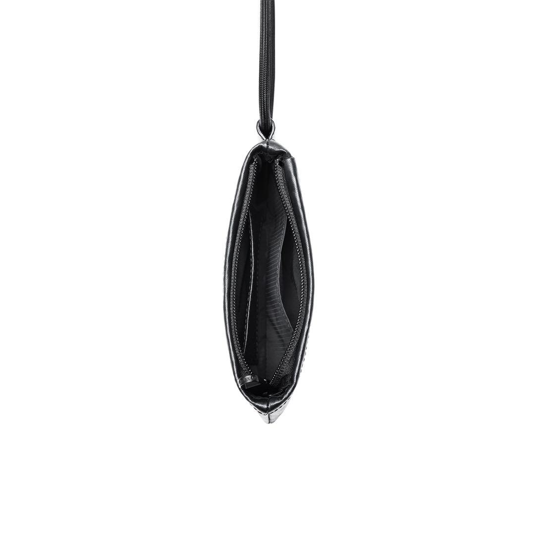 新品未使用土屋鞄ATTITU/レザースマホショルダー (ファスナー) 002
