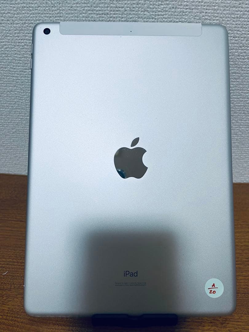 よ*1様 iPad 第7世代 10.2インチ 32GB Wi-Fi + セルラー