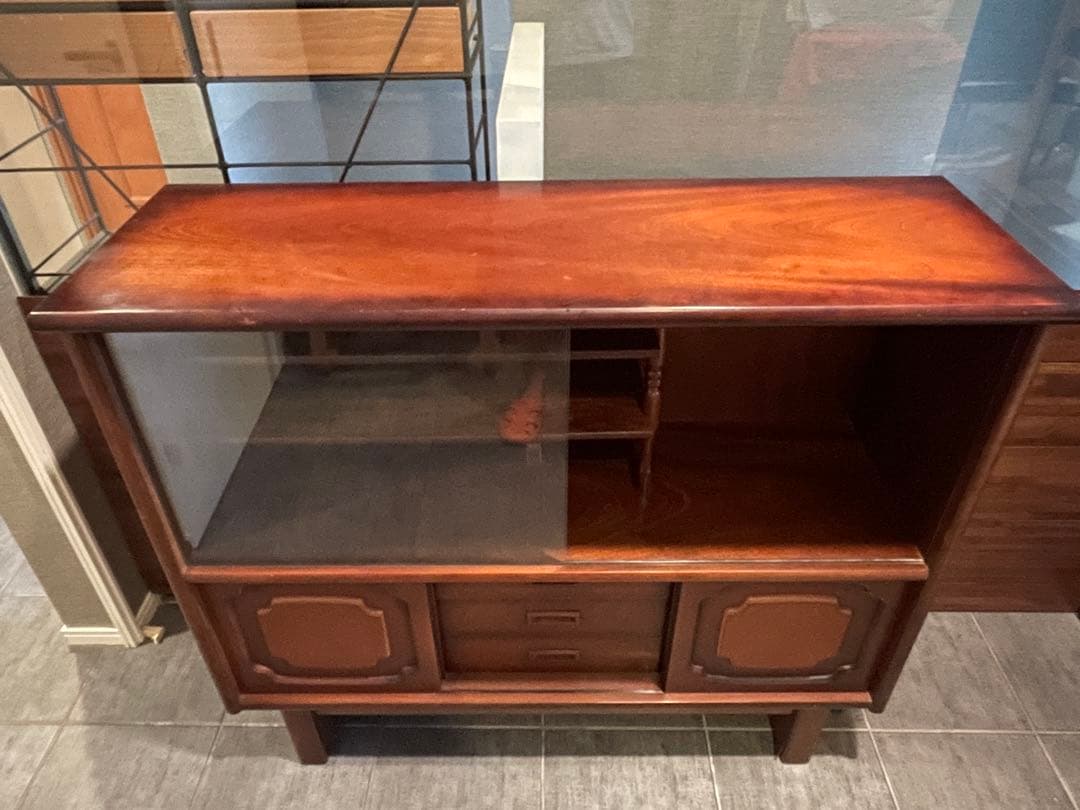 momo 1970年代 サペリマホガニー材天然木 ヴィンテージサイドボード