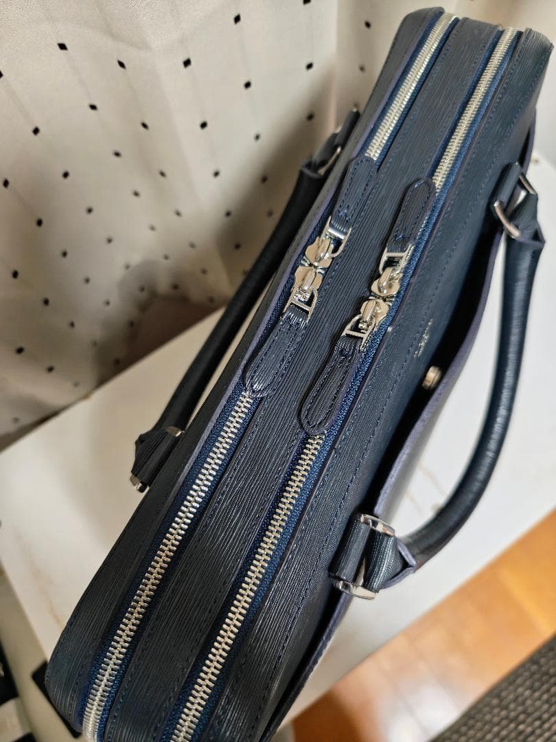 未使用品 ペッレモルビダ 2室タイプ CA202 ブリーフバッグ